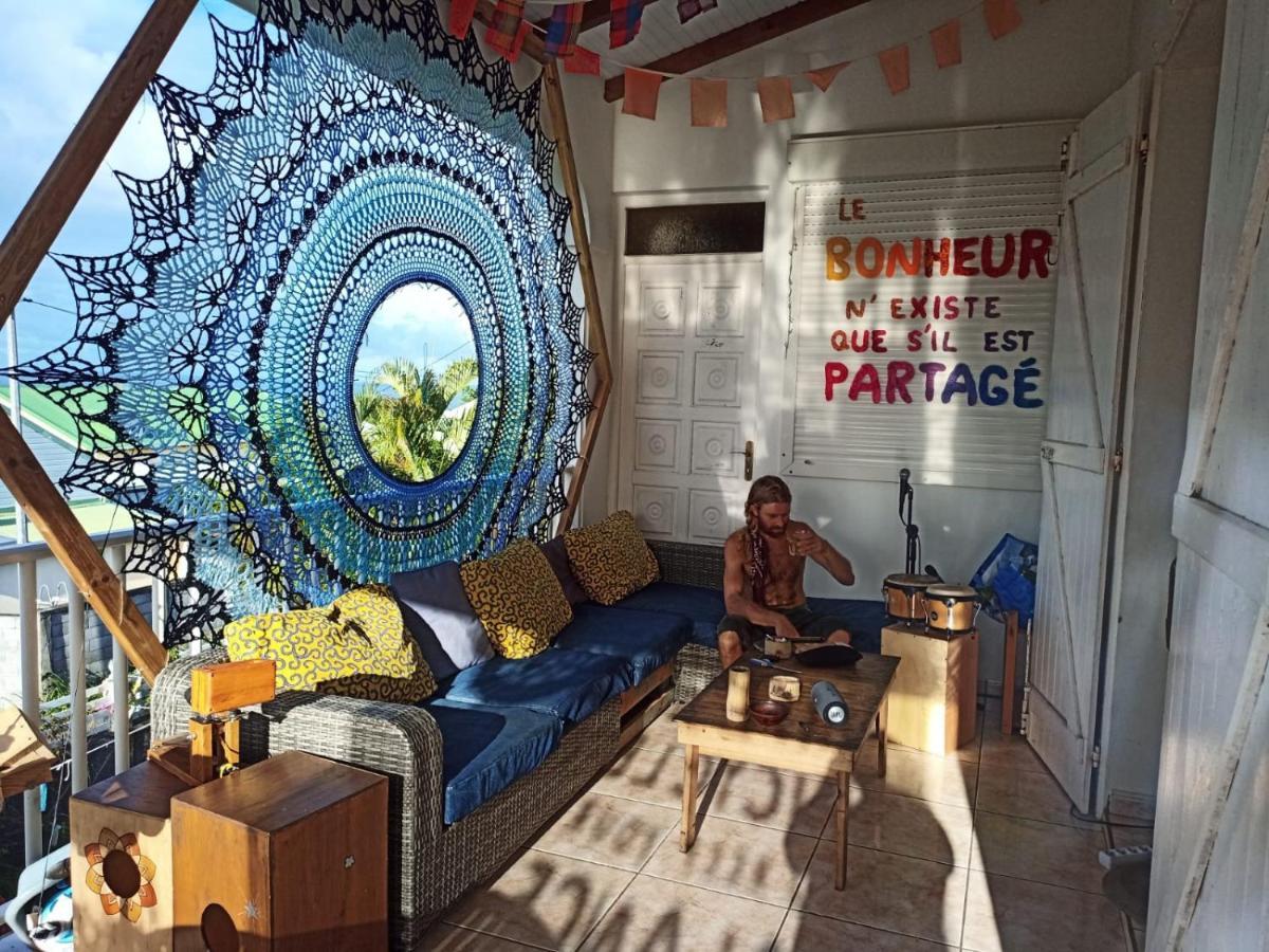 Happy Hippies House Appartement Sainte-Rose Buitenkant foto